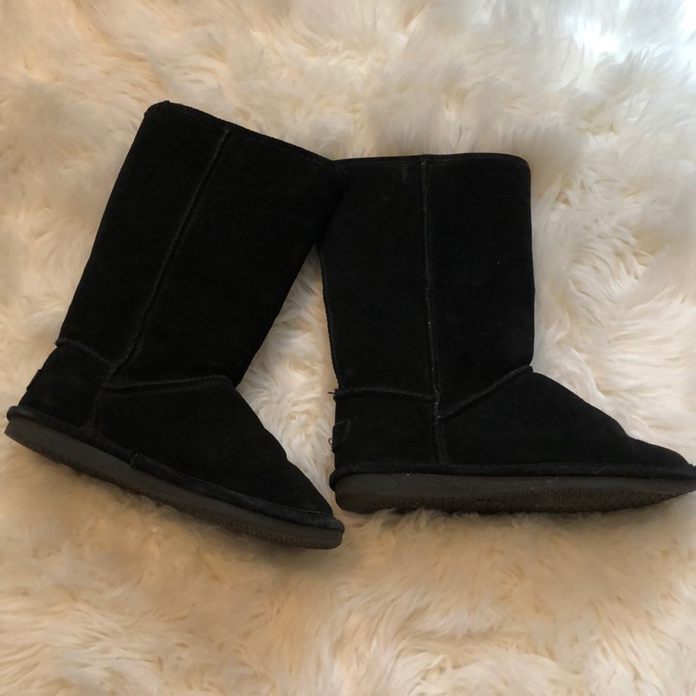 Black warm boots